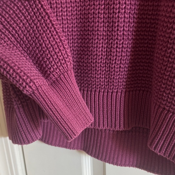 Old Navy Plum Textured Crew Neck Sweater / W36 - Picture 3 of 5